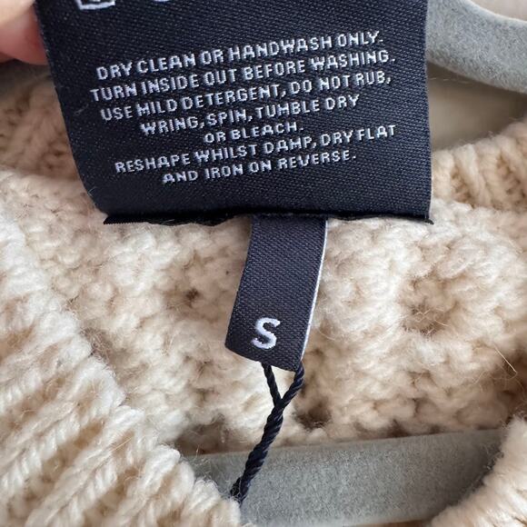 ❌SOLD❌ Aran Woollen Mills Irish Knit Merino Wool Cream Cardigan Sweater Childs S - Picture 9 of 11